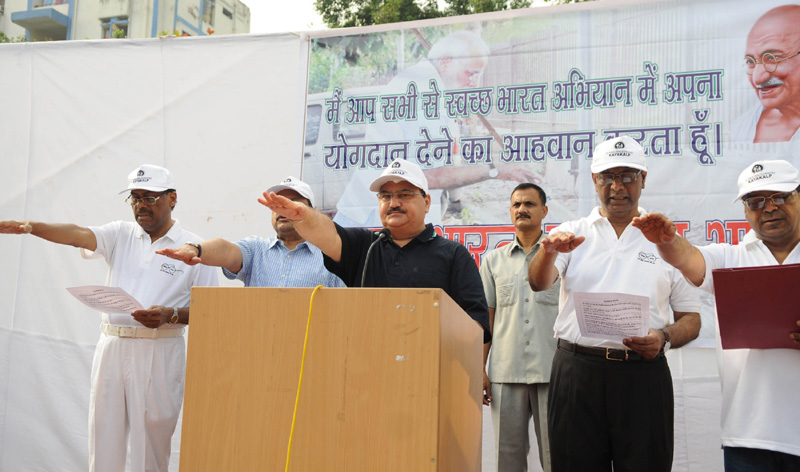 Health Minister offers “Shramdaan” on the occasion of Gandhi Jayanti